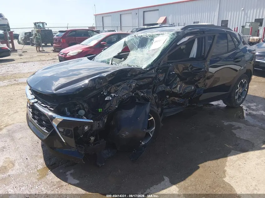 2025 CHEVROLET TRAX FWD LT