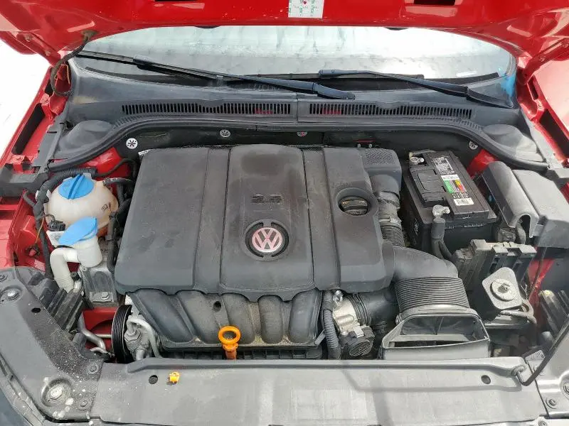 2013 VOLKSWAGEN JETTA SE  