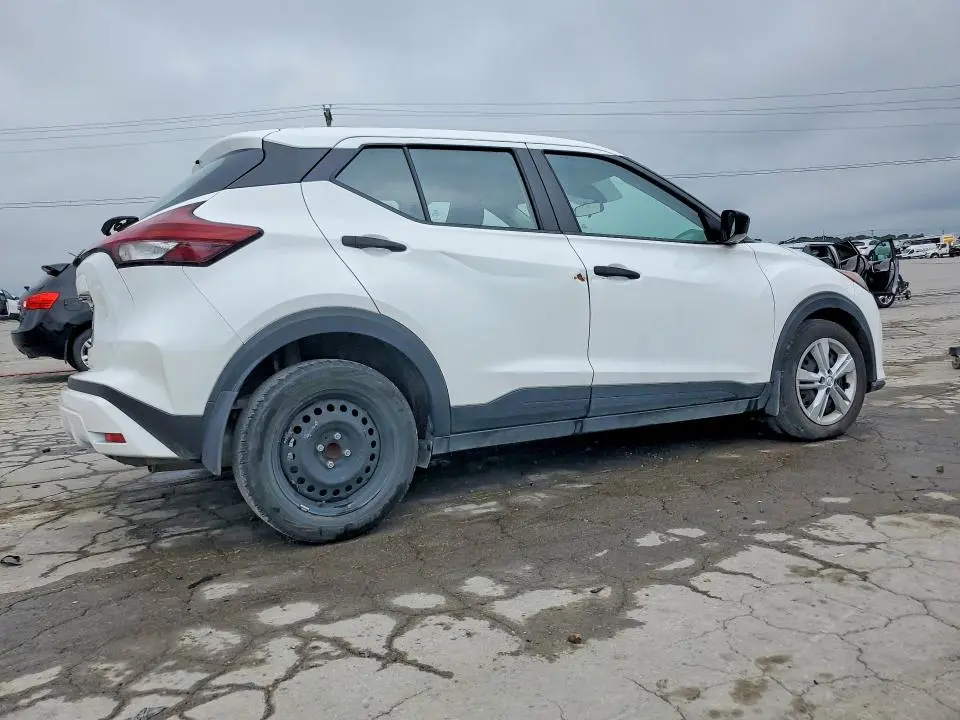 2024 NISSAN KICKS S  