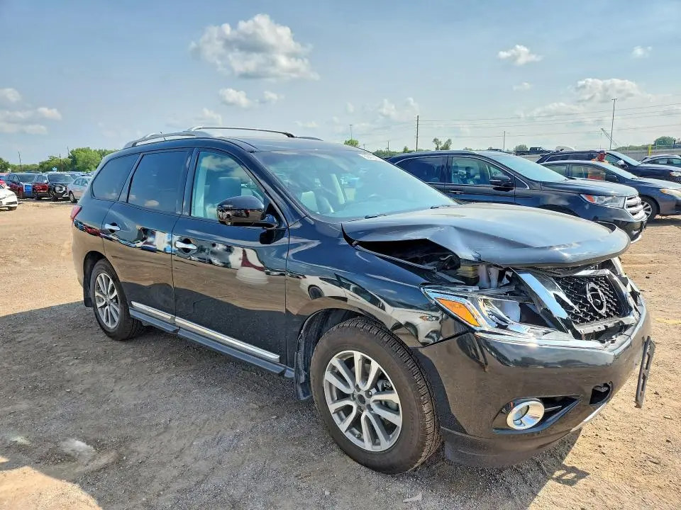 2016 NISSAN PATHFINDER SL  