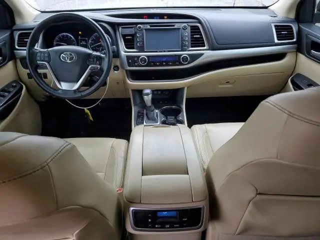 2017 TOYOTA HIGHLANDER SE  