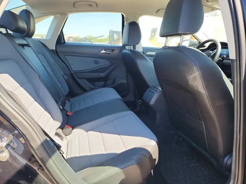 2025 VOLKSWAGEN JETTA SE  