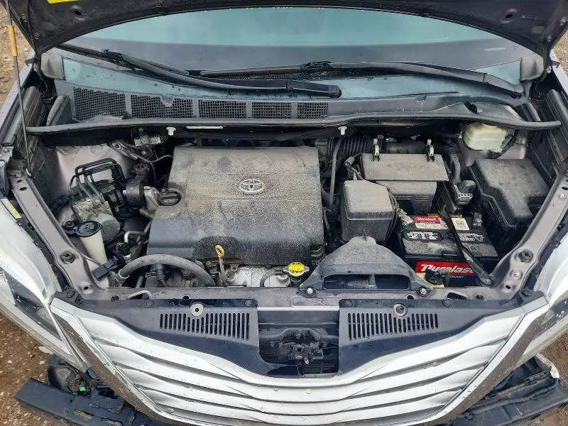 2015 TOYOTA SIENNA LIMITED PREMIUM 7-PASSENGER  