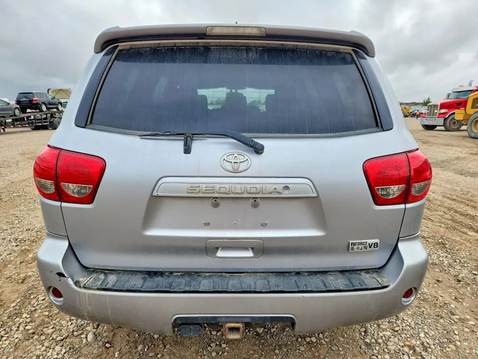 2011 TOYOTA SEQUOIA SR5  