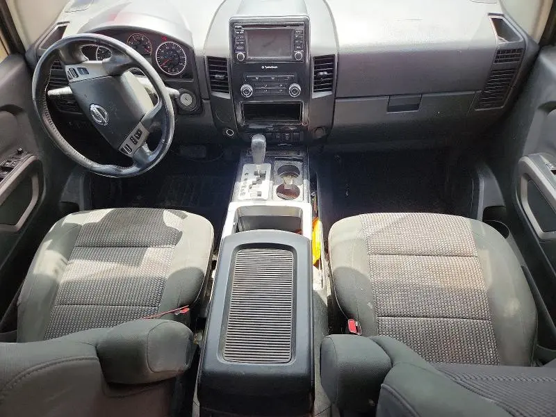 2015 NISSAN TITAN SV  