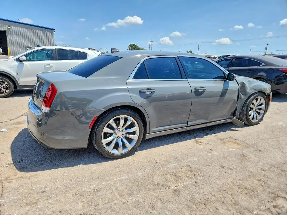 2017 CHRYSLER 300 LIMITED  