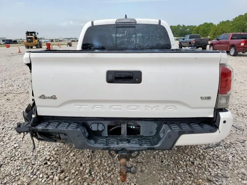 2018 TOYOTA TACOMA DOUBLE CAB  