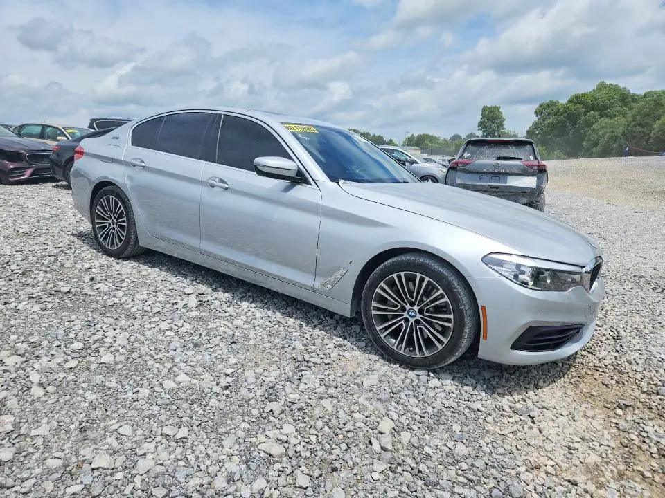 2019 BMW 530E   