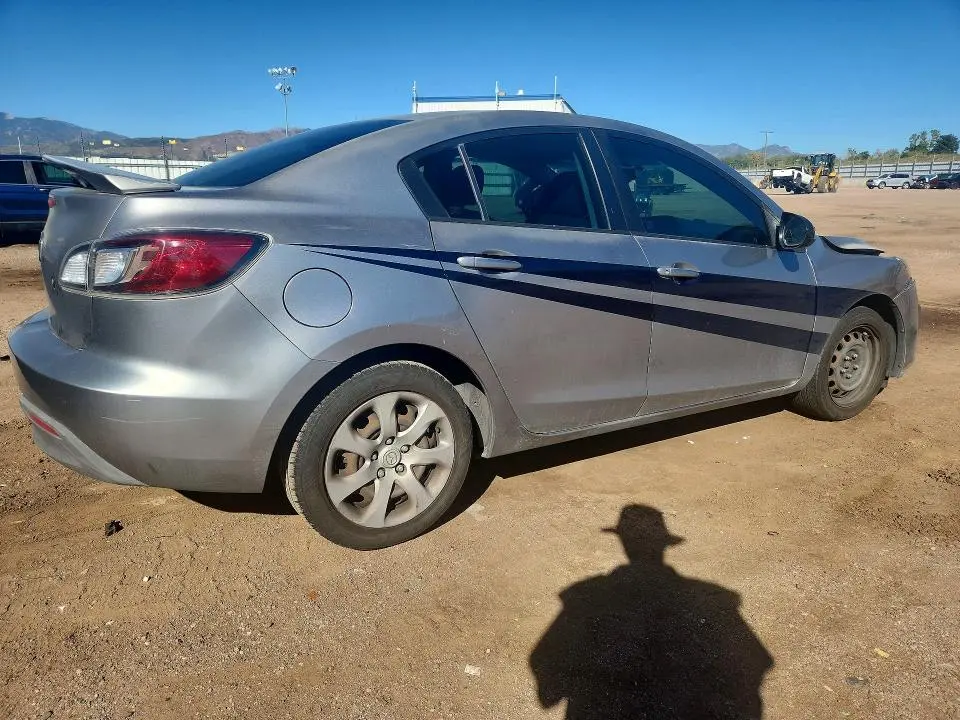 2011 MAZDA 3 I  