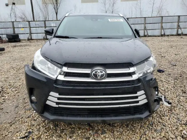 2019 TOYOTA HIGHLANDER SE  