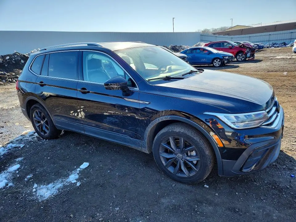 2022 VOLKSWAGEN TIGUAN SE  