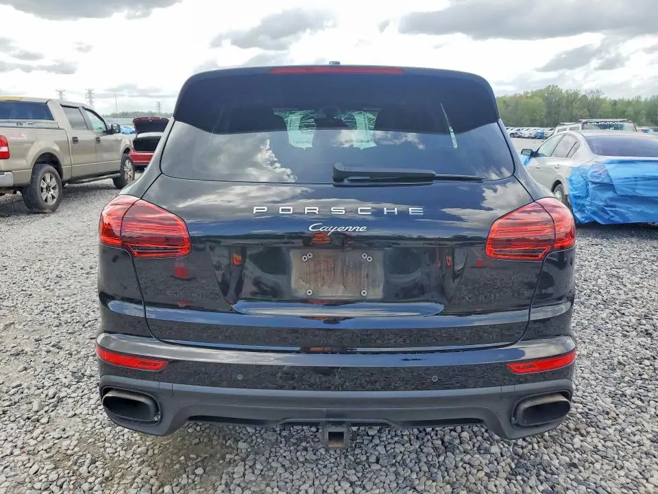 2018 PORSCHE CAYENNE   