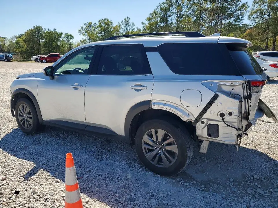 2023 NISSAN PATHFINDER SV  