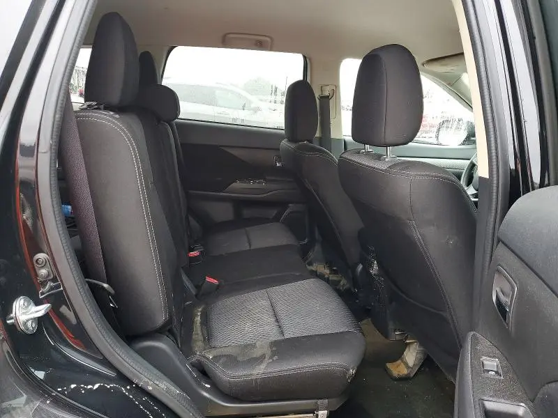 2018 MITSUBISHI OUTLANDER SE  