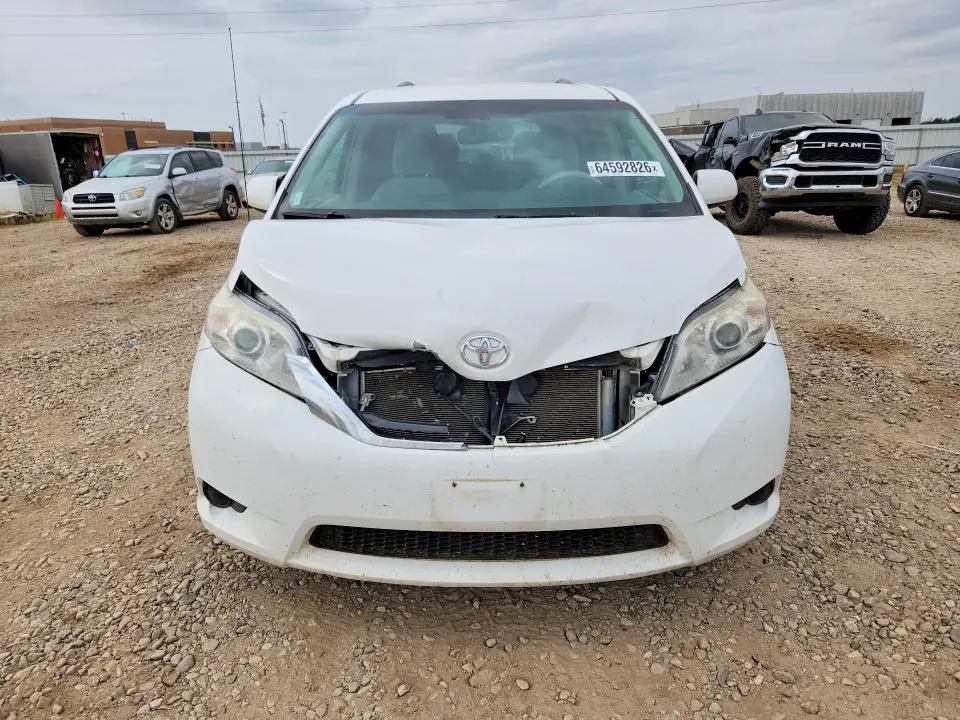 2012 TOYOTA SIENNA LE  