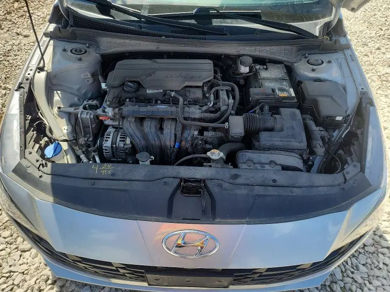 2022 HYUNDAI ELANTRA SE  