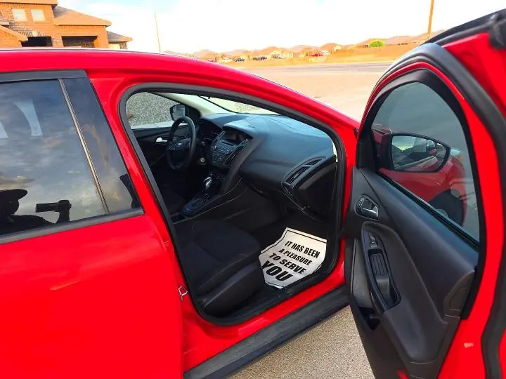 2016 FORD FOCUS SE  