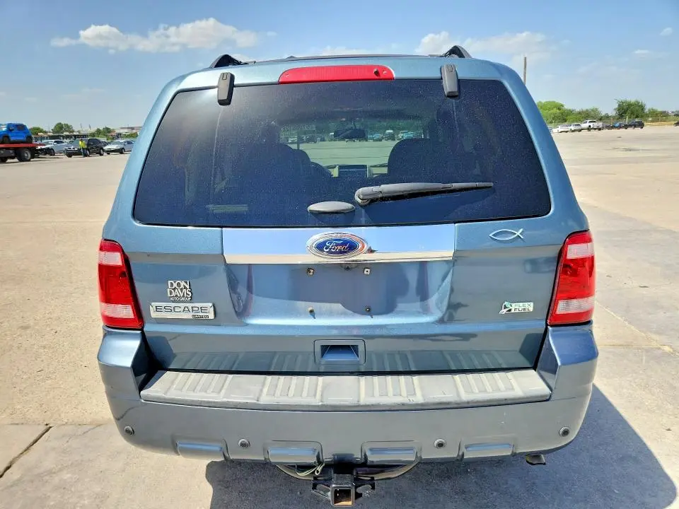 2011 FORD ESCAPE LIMITED  
