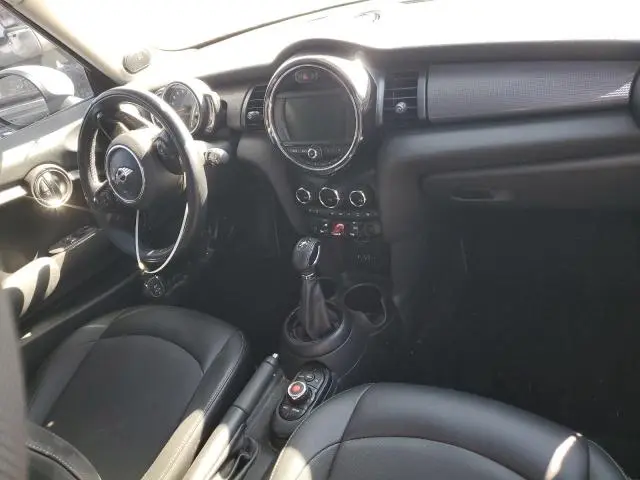 2018 MINI COOPER   