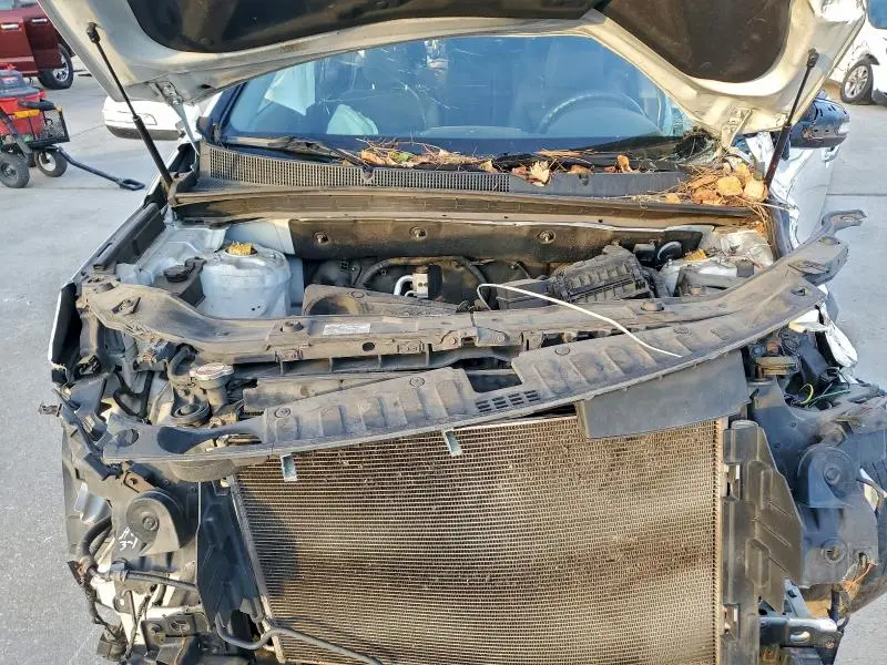 2011 KIA SORENTO BASE  