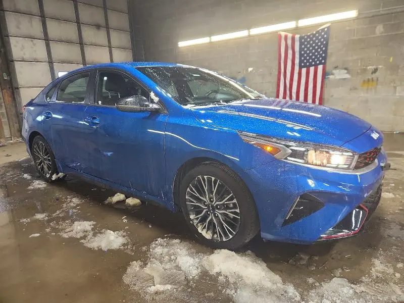 2023 KIA FORTE GT LINE  