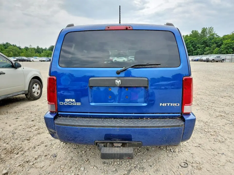 2010 DODGE NITRO SE  