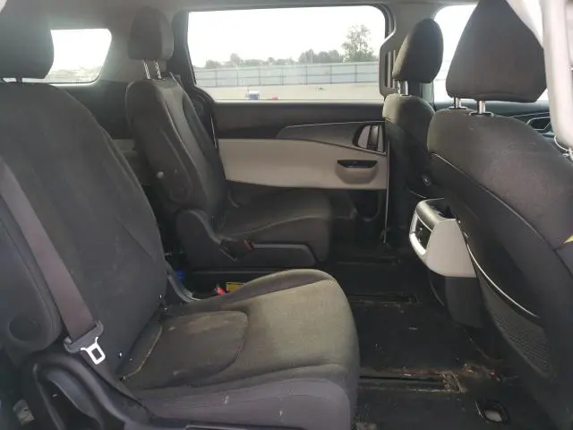 2024 KIA CARNIVAL LX  