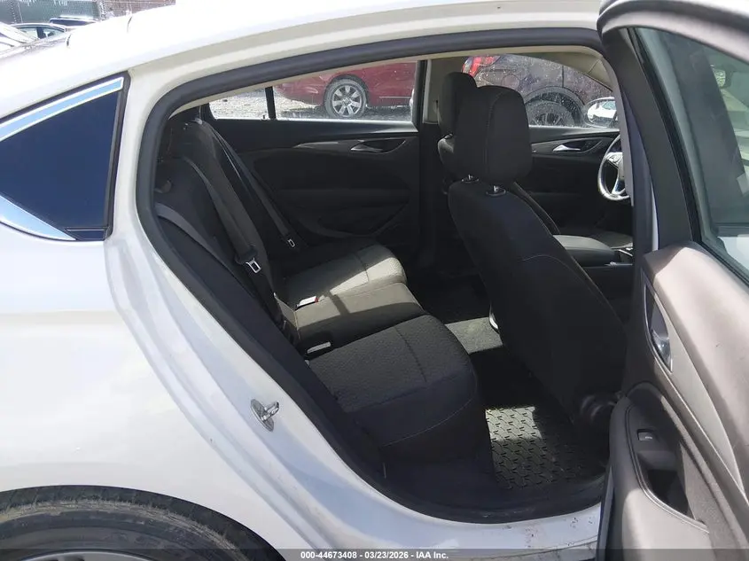 2019 BUICK REGAL SPORTBACK FWD PREFERRED