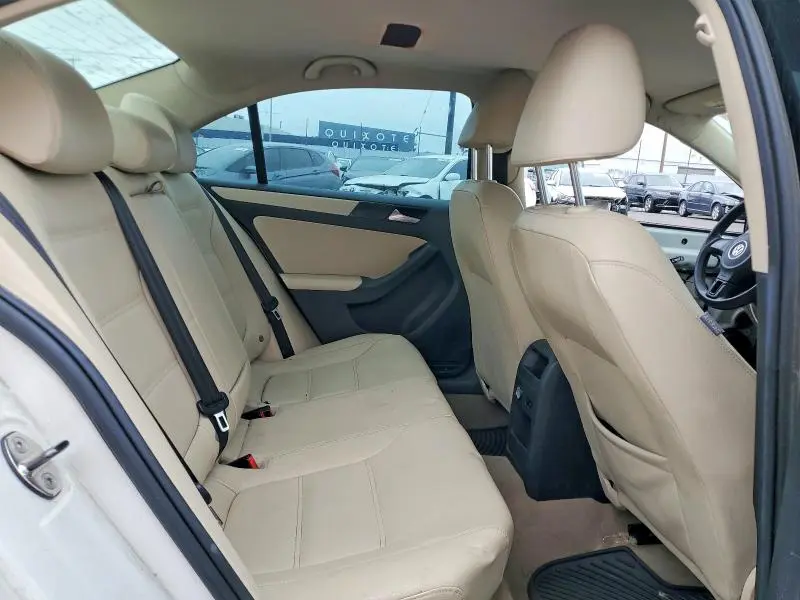 2012 VOLKSWAGEN JETTA SE  