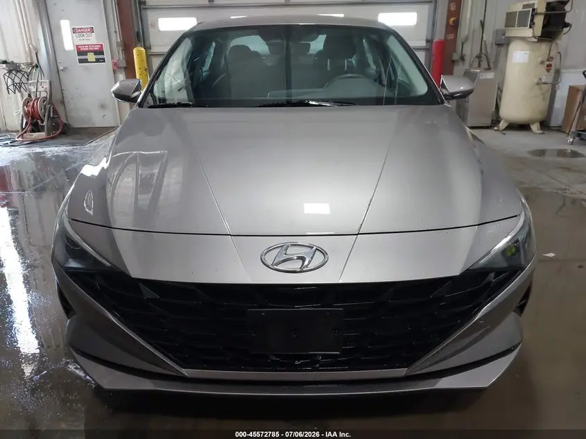 2023 HYUNDAI ELANTRA SE
