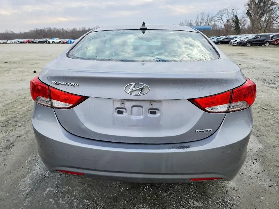 2013 HYUNDAI ELANTRA GLS  