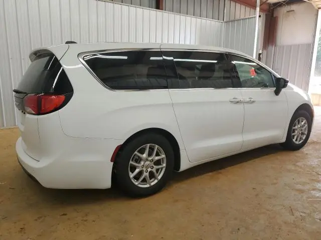 2025 CHRYSLER VOYAGER LX