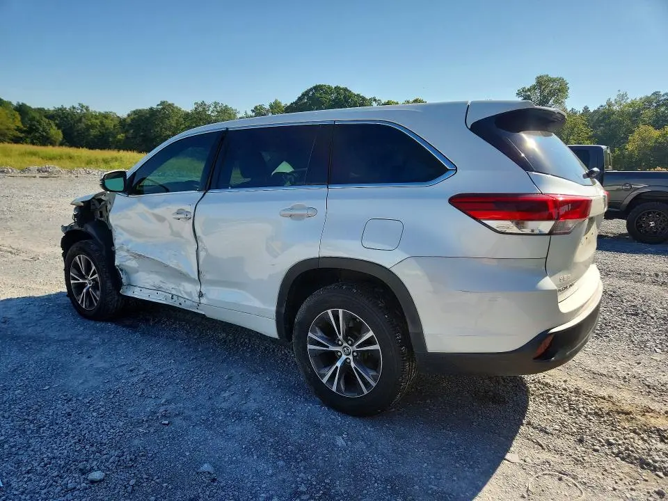 2017 TOYOTA HIGHLANDER LE  