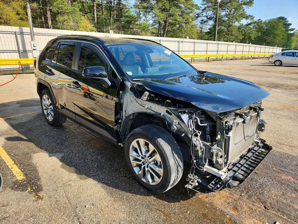 2023 TOYOTA RAV4 XLE PREMIUM  