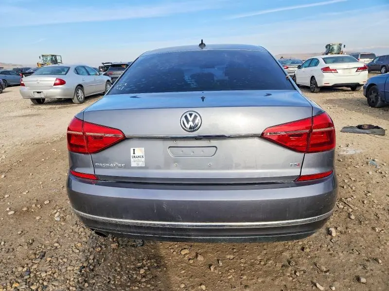 2016 VOLKSWAGEN PASSAT SE  