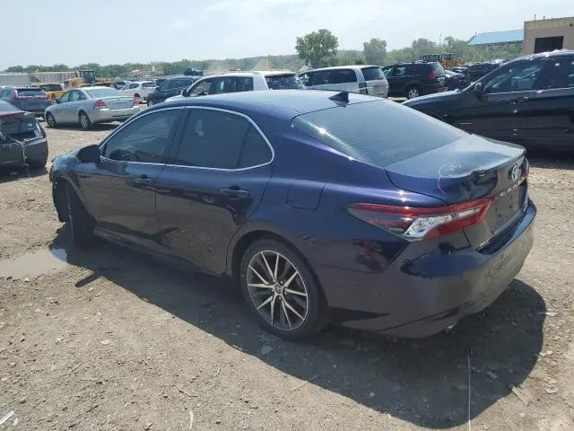 2021 TOYOTA CAMRY XLE