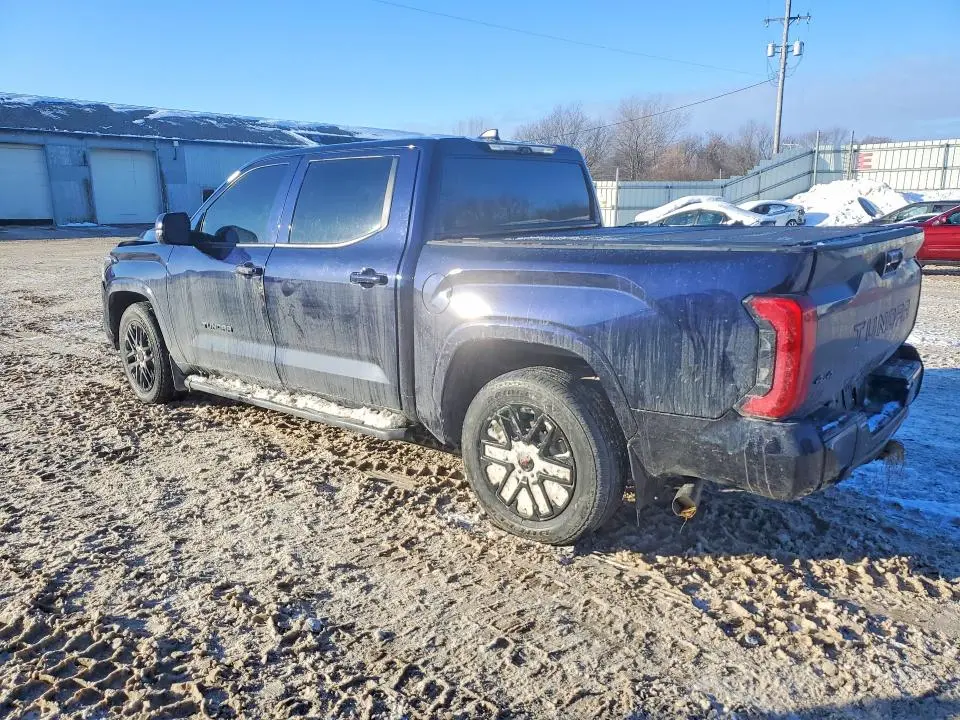 2024 TOYOTA TUNDRA CREWMAX SR  