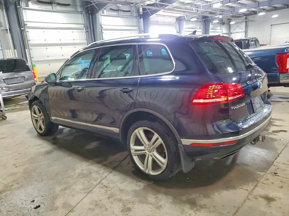 2017 VOLKSWAGEN TOUAREG EXECUTIVE  