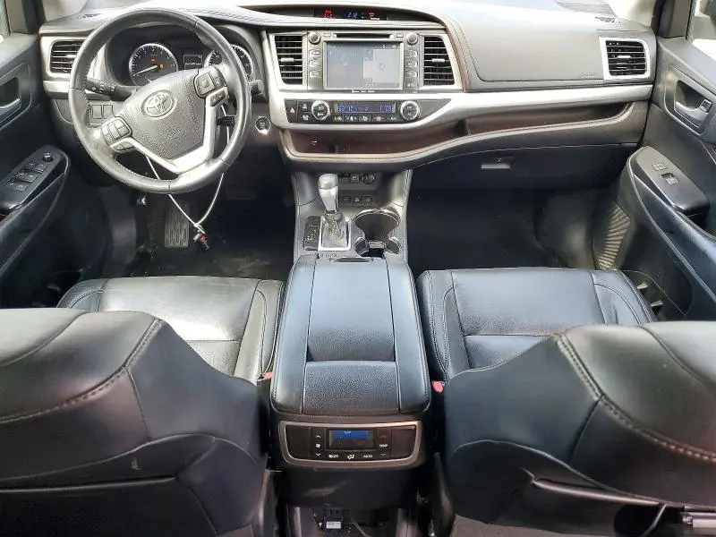 2017 TOYOTA HIGHLANDER XLE  