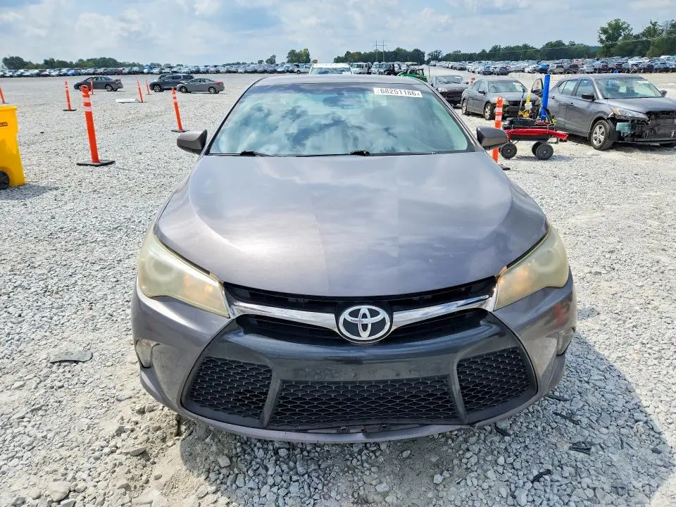 2015 TOYOTA CAMRY SE  