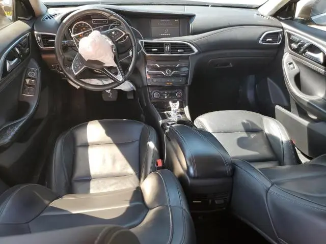 2018 INFINITI QX30 BASE  