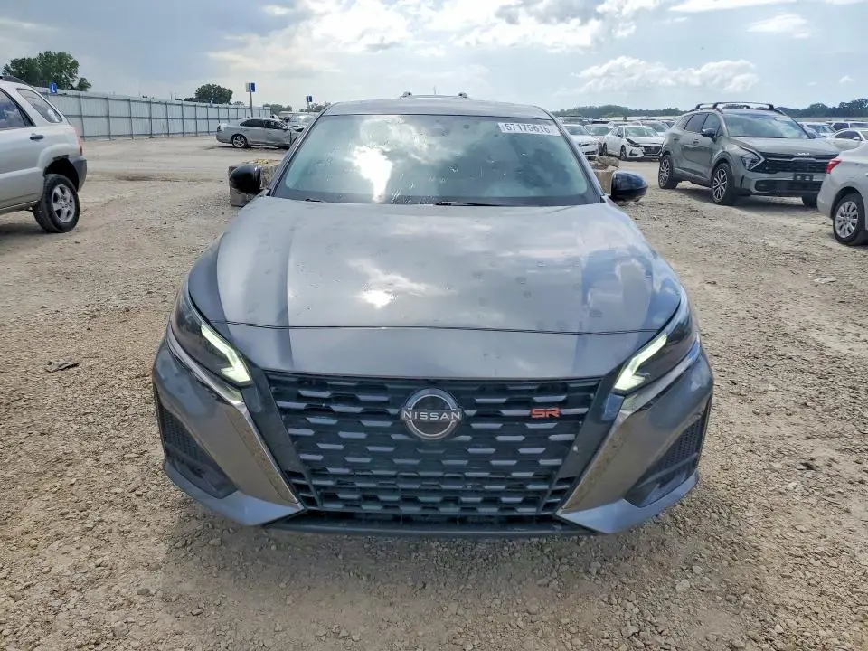 2023 NISSAN ALTIMA SR  