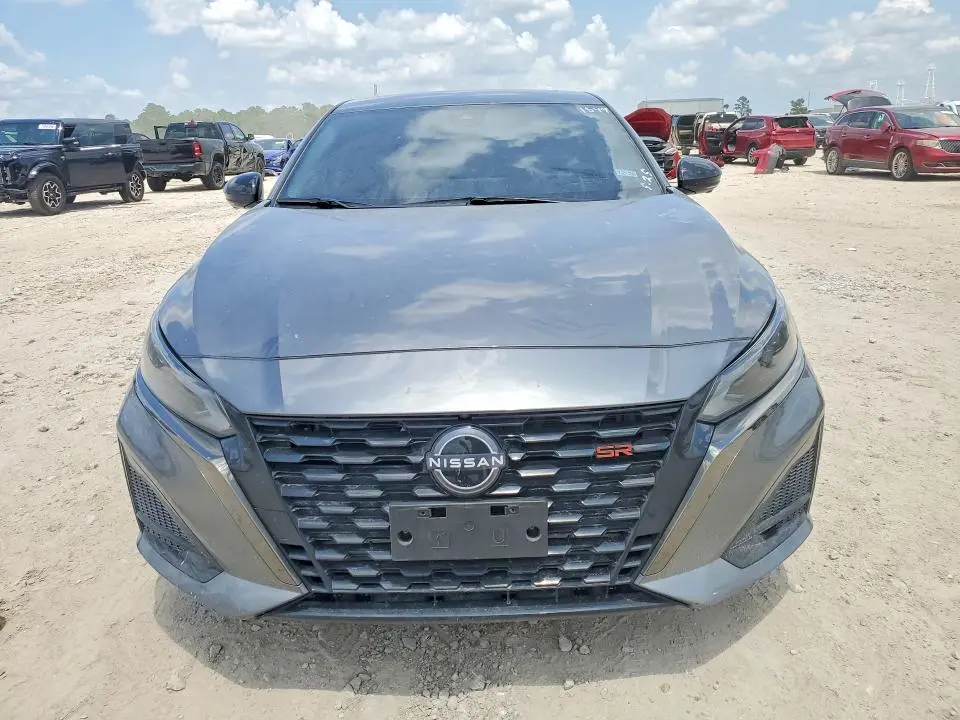 2024 NISSAN ALTIMA SR  