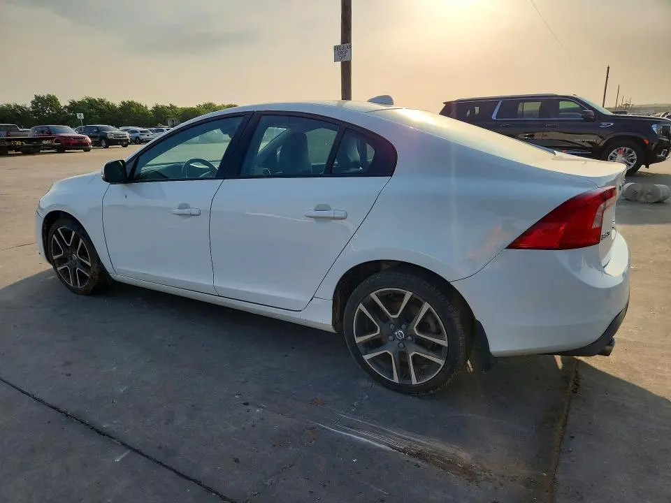 2018 VOLVO S60 DYNAMIC  