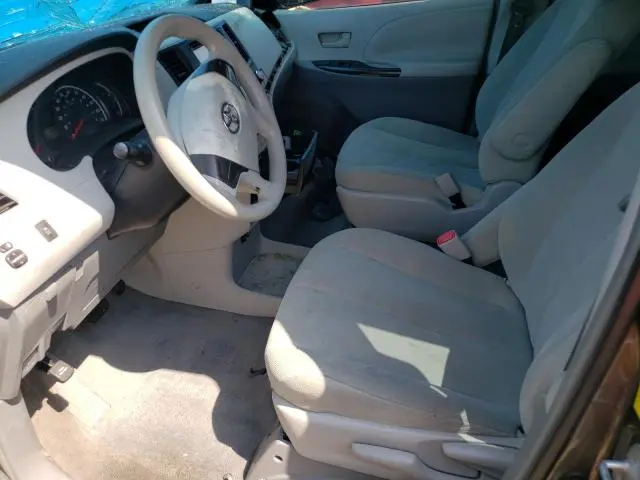 2011 TOYOTA SIENNA   