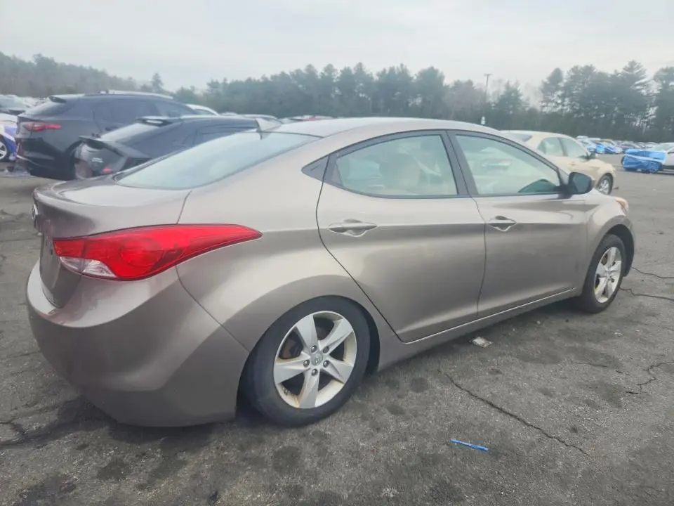 2013 HYUNDAI ELANTRA   