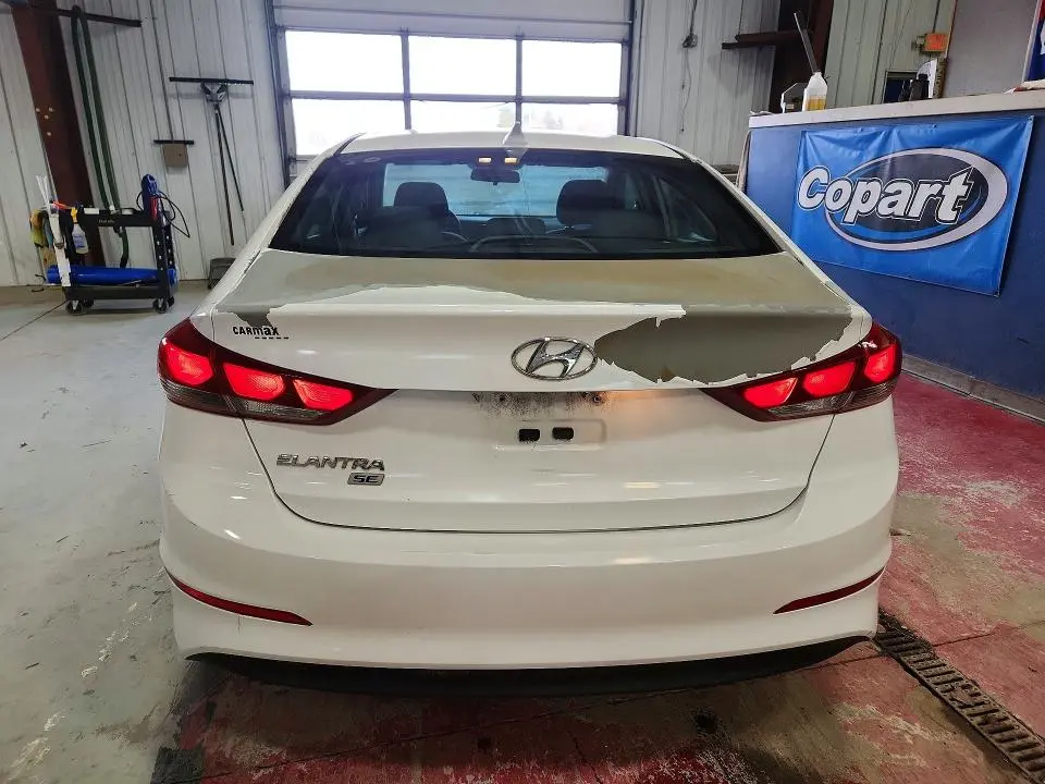 2017 HYUNDAI ELANTRA SE  