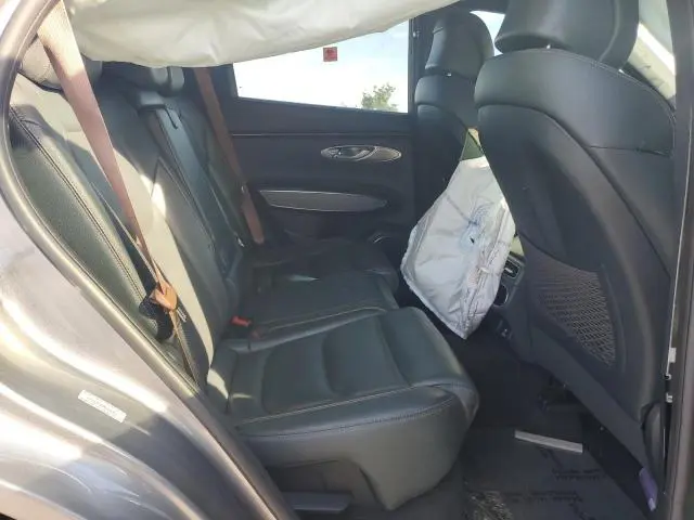 2022 GENESIS GV70 BASE  