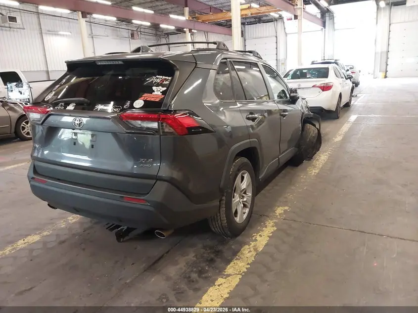 2019 TOYOTA RAV4 XLE