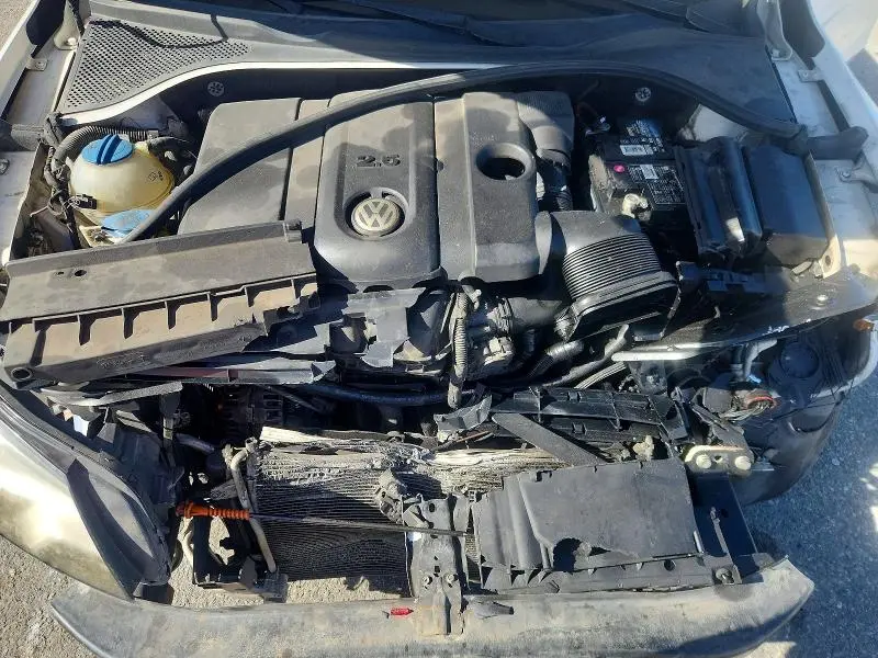 2012 VOLKSWAGEN PASSAT SE  
